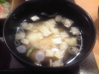 爽季 - [料理] 葱と油揚げの味噌汁 アップ♪ｗ