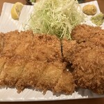 はせ川 - 左上：ロース、左下：イカフライ、右上：コロッケ、右下：半ヒレ