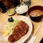 丸一 - ご飯、おかわりの半ライスは無料