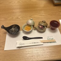 料亭 やまさ旅館 - スッポンの生血　オレンジ割
                    肝臓、心臓の酢和え
                    玉子
                    エンペラ