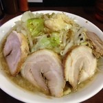 Atagorou - 豚入り、野菜、ニンニク@新橋 アタゴロウ