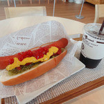 カフェ　ド　カモイ - BigソーセージのHot Dogのドリンクセット