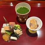 日本料理 別府 廣門 - ナマコのわた　春菊のスリ流し　シメサバ　新物ヒジキ　白菜の花お浸し　切り干し大根　蕪酢漬け　虎河豚煮凝り　チリメン山椒　金柑茶巾　厚焼き玉子　蘇　椎茸煮