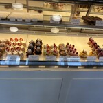 パティスリー ラブリコチエ - ショーケース