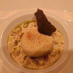 メゾン ポール・ボキューズ - 真鯛とホタテのルーロー ソース・ノイリーと海藻のチュイル