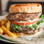 PERSIMMON BURGER CLUB FAMO Sandwich - トリプルバーガーの迫力！