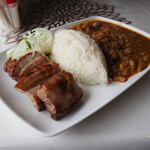 ラ・フォルタレサ - Carapulcra con Chancho al Palo