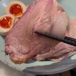 いかれたヌードル フィッシュトンズ - 贅豚肩ロース