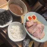 いかれたヌードル フィッシュトンズ - 烏賊れたbabyつけ麺