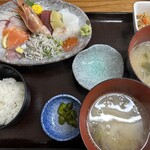 お魚天国 海鮮食事処 - 刺身定食（2200円）