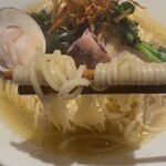 麦と麺助 - 麺リフト