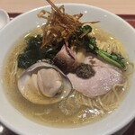 麦と麺助 - 春薫る桑名産天然蛤の潮そば