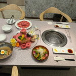 焼肉エクボ - テーブルセッティング