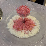 焼肉エクボ - ユッケ風、この後、卵黄トッピング