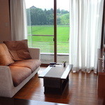 薪の音 - 部屋の窓辺♪