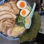 麺屋 武士道 - 黄身も良い色！