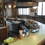 Atamiyokochou - カウンターのみの店内です。