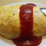 あたみ横丁 - どでかい「オムライス」（卵三個使ってます）　本来は締めにいただくのですが、今回はこの後に「焼き飯」をいただきました。