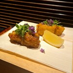 和み処 男山 - 河豚の唐揚げ　鱈の唐揚げ