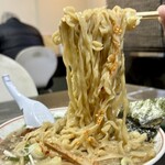 らー麺　Do・Ni・Bo - 小麦香るビロビロ太麺をリフトUP⤴️