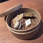 しろ - ビスコッティ　文旦のピールをのせて焼き上げた小さなチョコレートケーキ　カリソン　ほうじ茶のマカロン