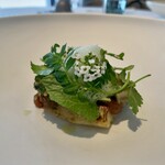 エスキス - [贈り物]４種の筍の高温焼きと味噌・蕗のほろ苦味ソースに山椒のピューレ