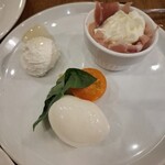 ベッラベーラ - フレッシュチーズ３種盛り