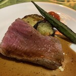 和フレンチバル村塾 屋根裏 別邸 - 大麦牛のﾛｰｽﾄ 大好きなﾄﾘｭﾌｿｰｽで。風味豊かな赤身で弾力有り、小ぶりながら食べごたえありました！