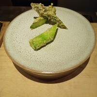 天ぷら成 - アスパラの天婦羅　シャキシャキで旨い！