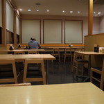 はなまるうどん - テーブル席はこんな感じ