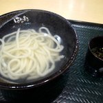 はなまるうどん - 釜上げ（小）300円　1玉入っているみたいですが、ボリュームは少なめです。