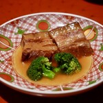 長崎卓袱浜勝 - 中鉢（豚の角煮）