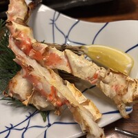 かに道楽 千葉駅前店 - 焼きたらば　レモンを絞って最高！