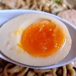 ケンチャンラーメン - 煮たまごくん。