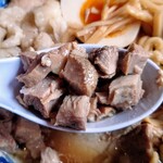 ケンチャンラーメン - こま切れチャーシュー。