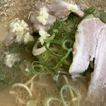 江ちゃんラーメン - ニンニクは一個ね♬