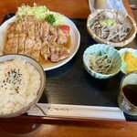 力鶴 - 焼肉定食（にんにくダレ）1685円