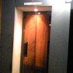 リストランテ マッケローニ - かなり見つけづらいけどおしゃれな入口