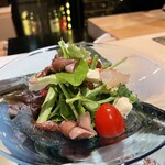 好し智 - 季節のサラダ（鮃、ホタルイカ、クリームチーズ、苺等）