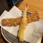 手造りうどん 楽々 - 天ぷらも味わい良く美味しい◎