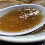 中華そば 雲ノ糸 - 『煮干し中華(太麺こってり)』のスープ