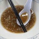 中華そば 雲ノ糸 - 『煮干し中華(太麺こってり)』のスープ