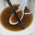 中華そば 雲ノ糸 - 『煮干し中華(細麺あっさり)』のスープ