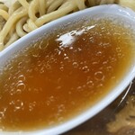 中華そば 雲ノ糸 - 『煮干し中華(細麺あっさり)』のスープ