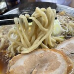 中華そば 雲ノ糸 - 『煮干し中華(太麺こってり)』の麺