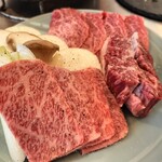 炭火焼肉ホルモン 笑う門には肉来る 町屋店 - 