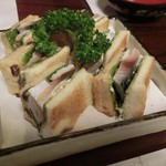 漁菜克献 - ＜2014年7月＞名物しめ鯖サンド♪　ここのしめ鯖サンドは人気ですよ。「大将にお任せ4000円のお料理５人前」はここまで。質量ともに満足でした♪（かき揚げの写真は撮り忘れ～）お料理は11種類でした。