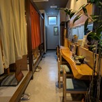 料理屋 ゆう禪 - 入り口側からの店内