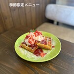 Chama - 自家製いちごアイスいちごソース