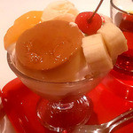 Le Lis - イートインのプリンパフェ